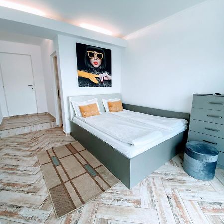Noah River House Orszowa Zewnętrze zdjęcie